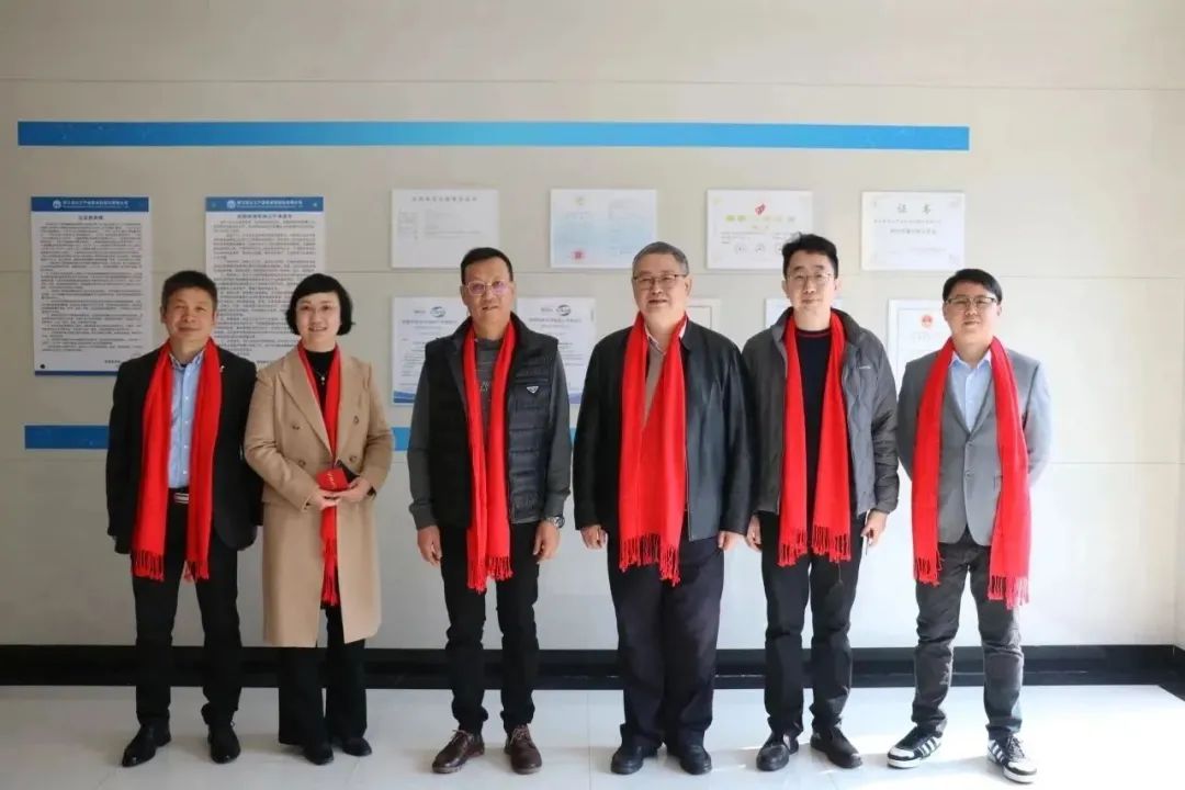 新聞簡(jiǎn)訊丨龍馬精神年，共踏新征程